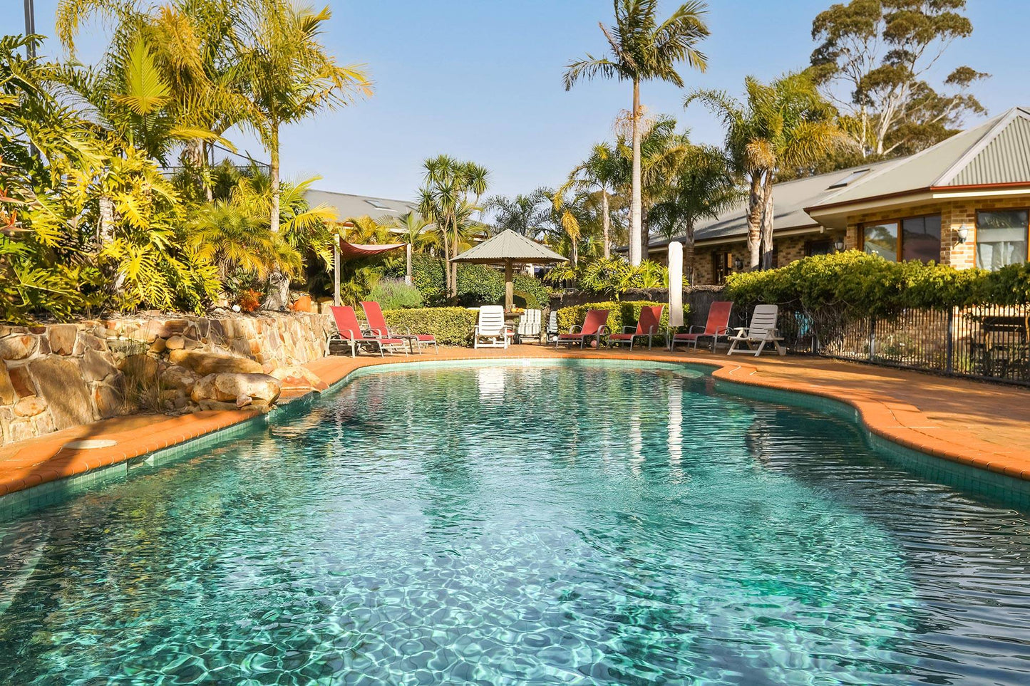 Robyn's Nest Lakeside Resort